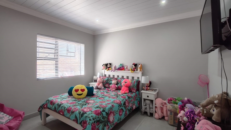 3 Bedroom Property for Sale in Island View Western Cape